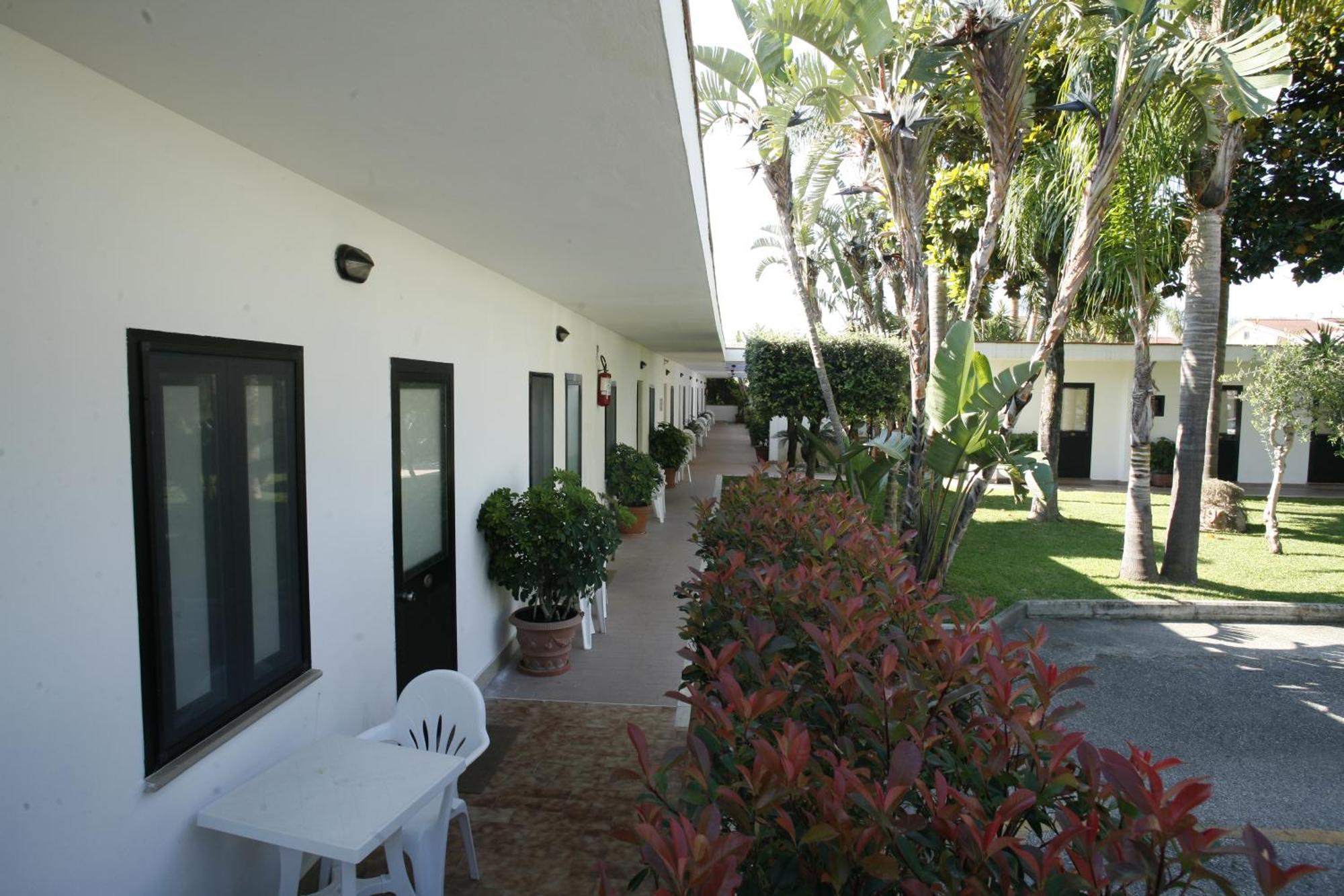 Hotel B&B Marina カプチオ・パエストゥム エクステリア 写真